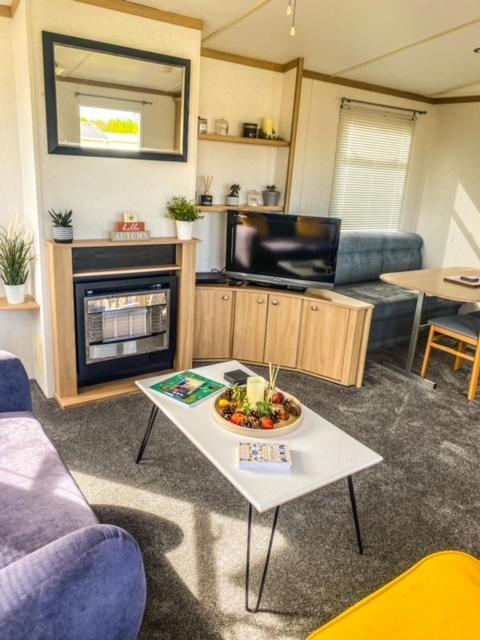 Villa The Hygge Retreat At 7 Lakes Country Park, Lincolnshire Crowle  Exterior foto